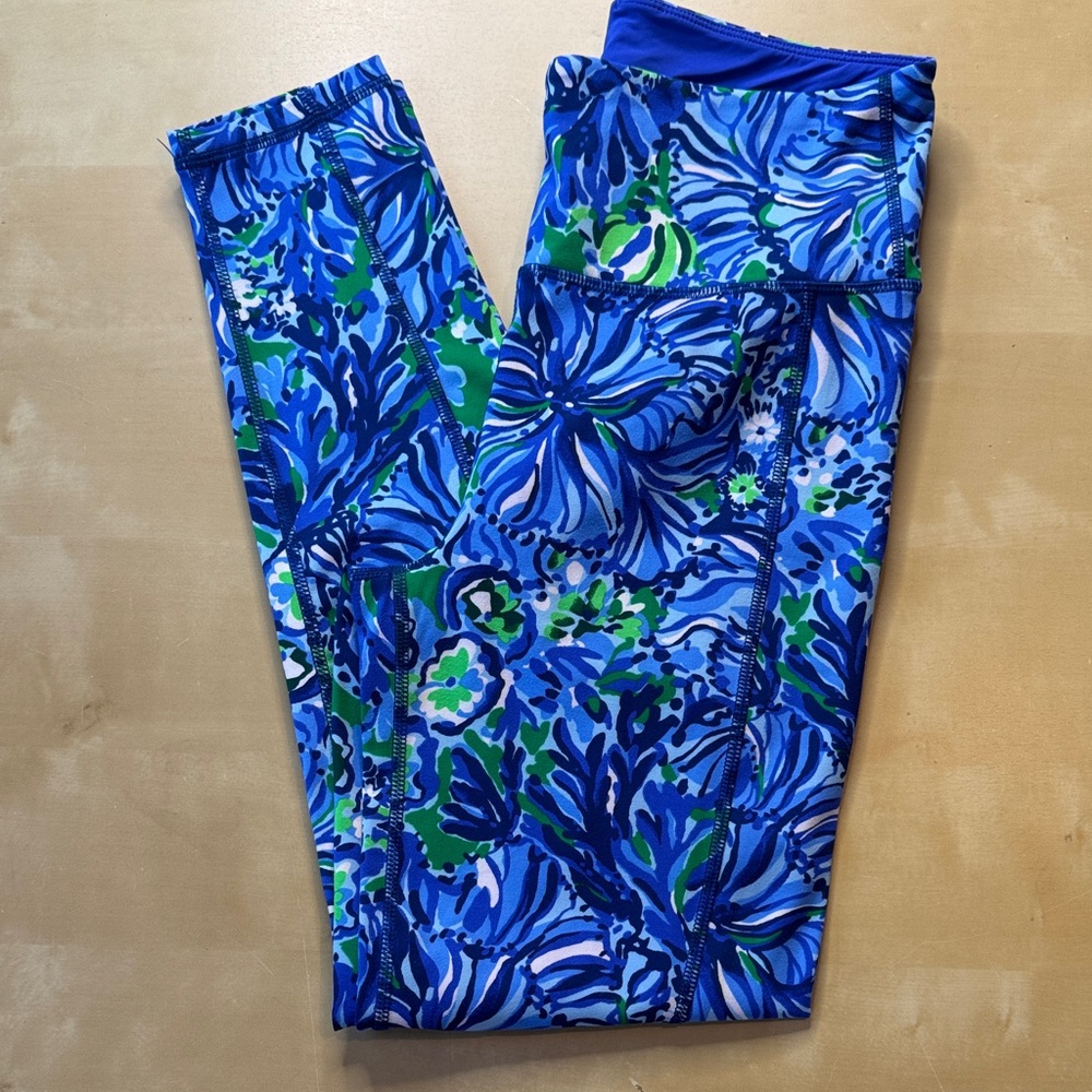 Lilly Pulitzer Blue and Green Patterned Weekender Leggings. New without tags.
